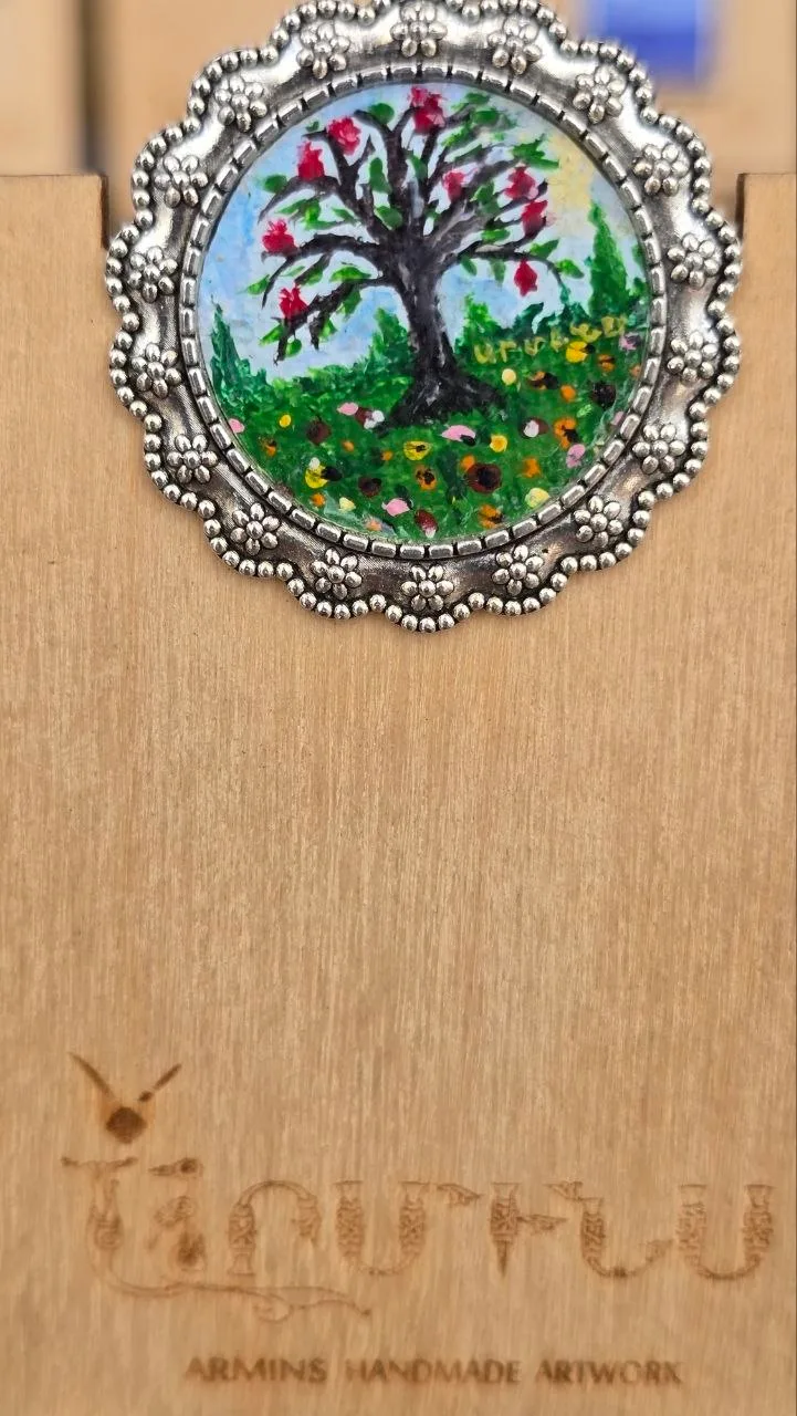 Կրծքազարդ