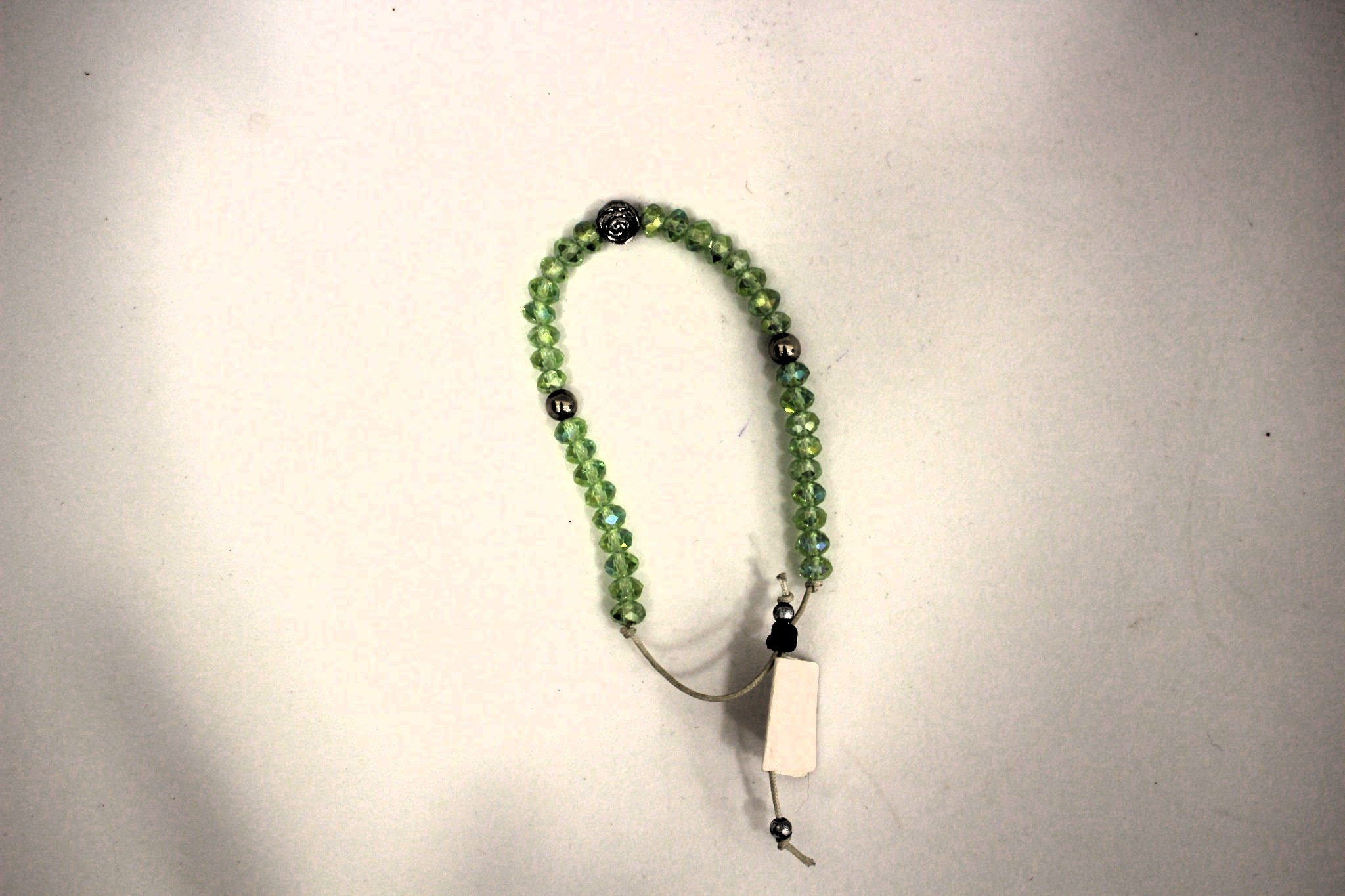 Բաց կանաչ ապակե քարերով կանացի ձեռնաշղթա