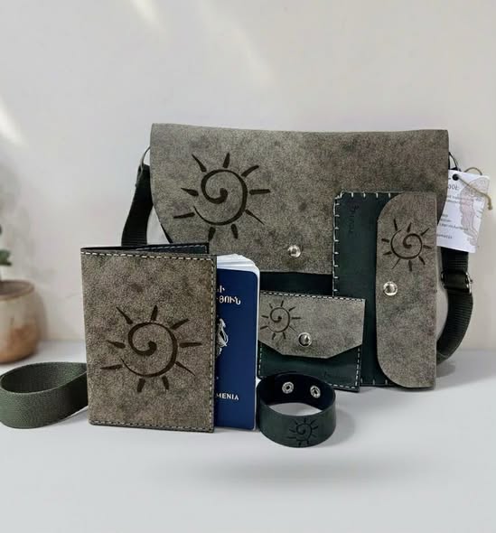 Պայուսակ,դրամապանակ,քարտապանակ,ակնոցի պատյան,թևնոց