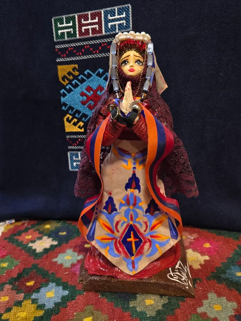 Ձեռագործ դեկորատիվ տիկնիկ