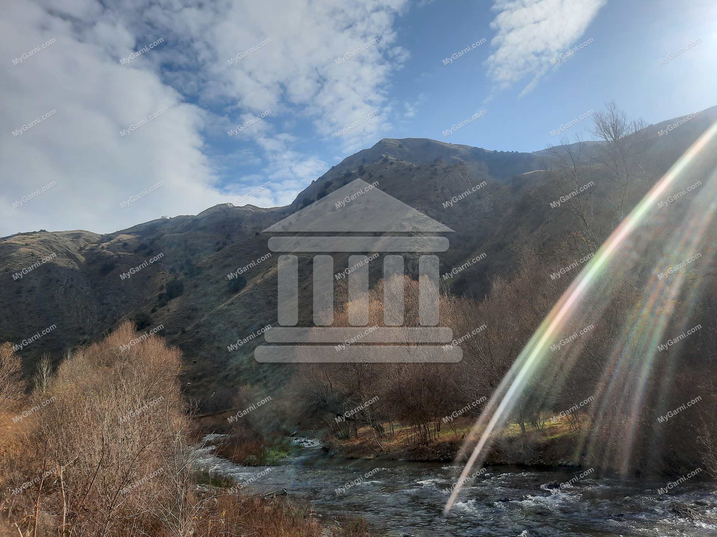 Գառնիի կիրճի գետն ու լեռները