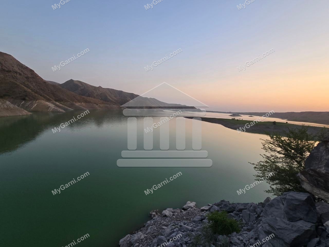 Ազատի ջրամբարը մայրամուտին