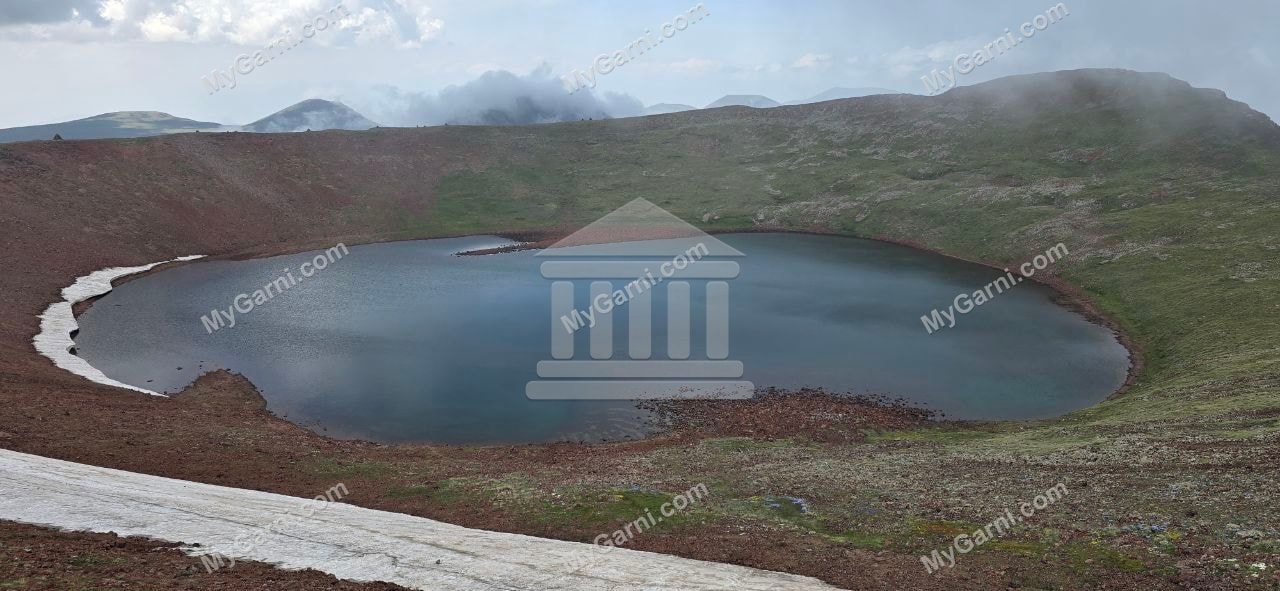 «Աժդահակի խառնարանային լիճ»