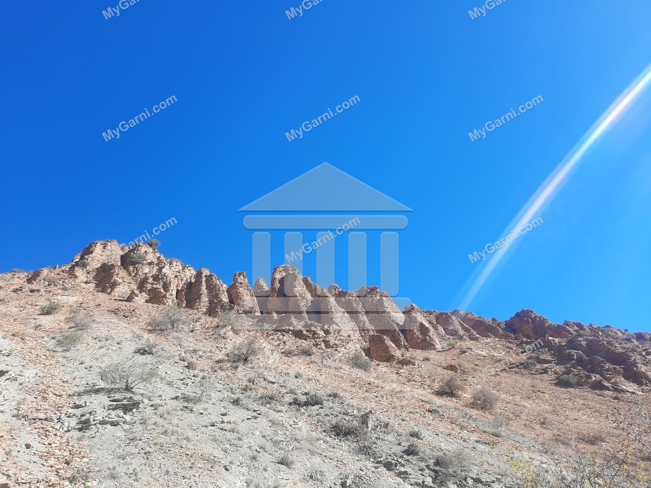 «Քարե աշտարակներ Խոսրովի անտառում»