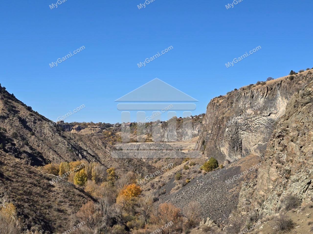 Գառնի՝ Խոսրովի անտառ