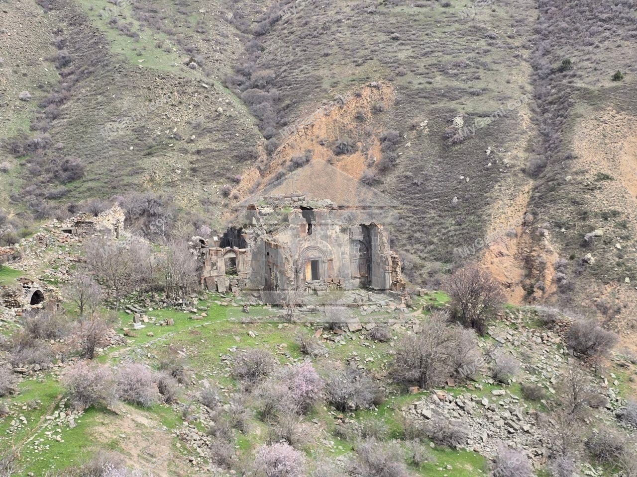Գառնի-Խոսրովի անտառ-Աղջոց վանք