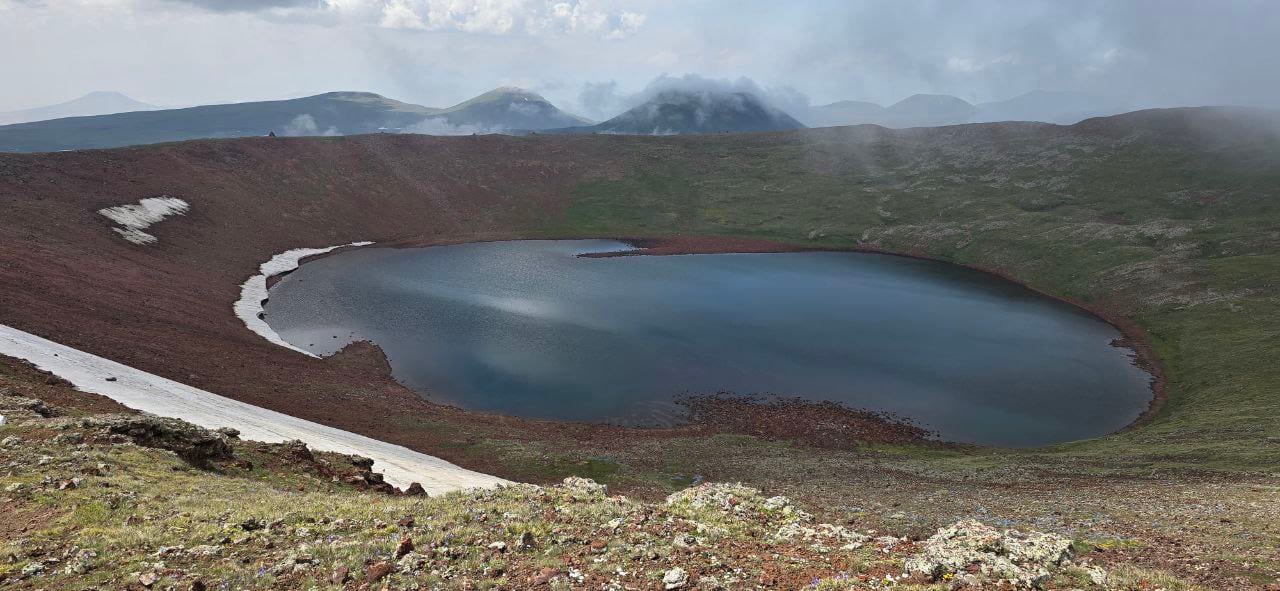 Գառնիից- Աժդահակ լեռ
