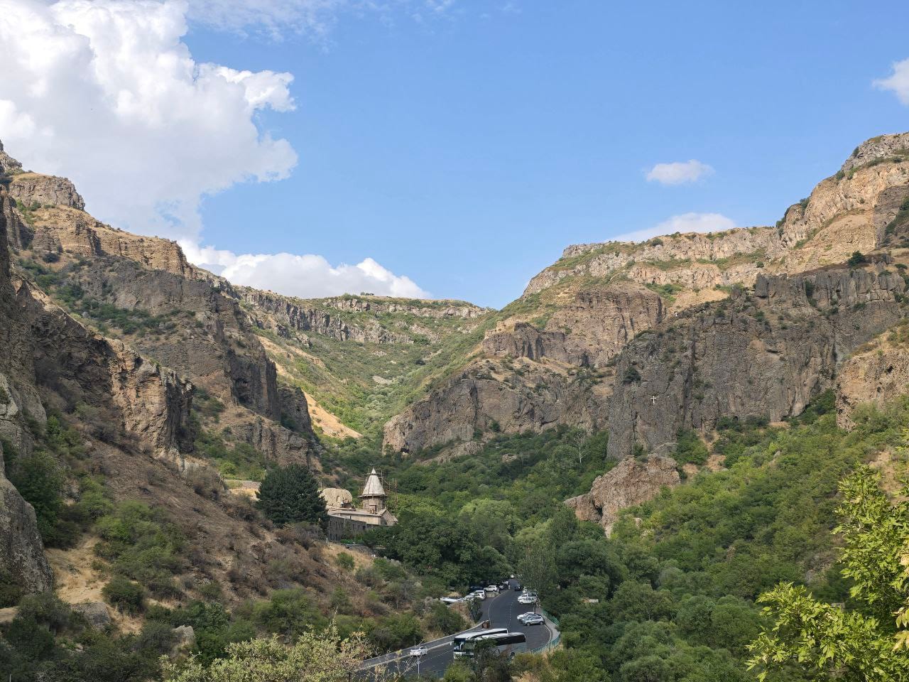 Երևան-Գառնի-Գեղարդ-Քարերի Սիմֆոնիա