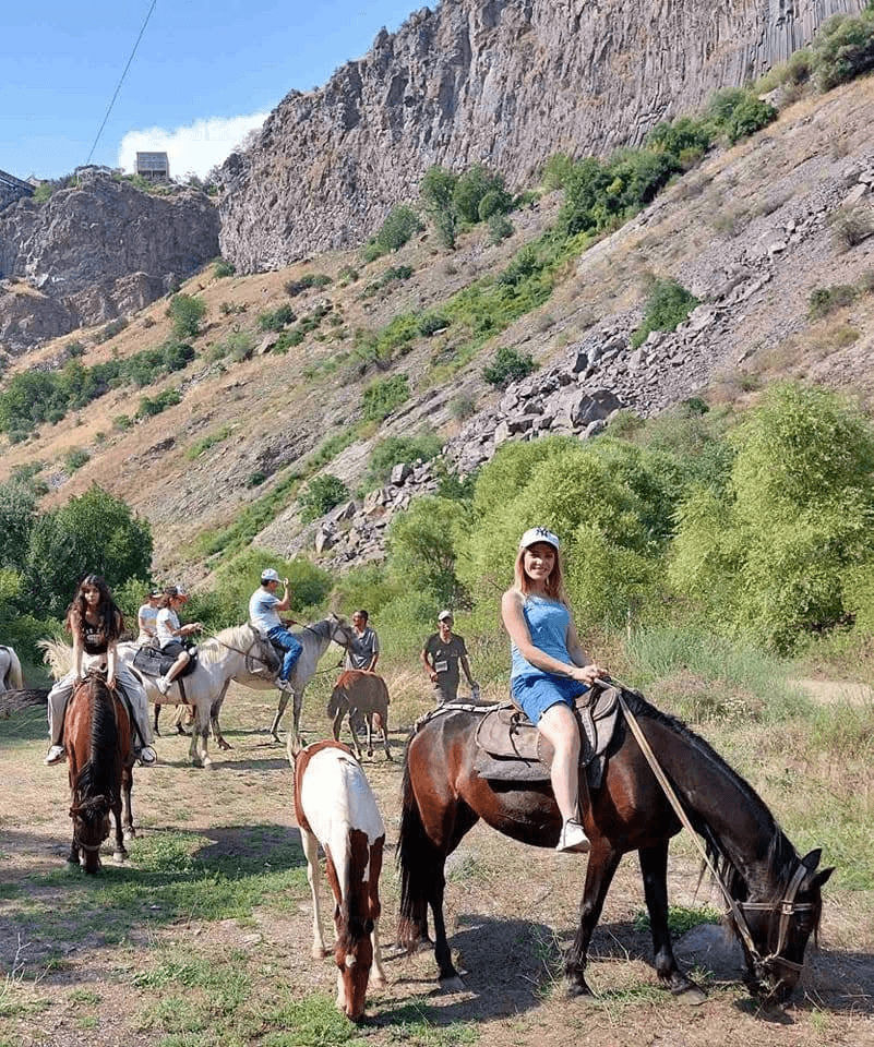 Գառնի-Ազատի կիրճ-Գողթ-Գյուղատեղի «Ելիջա»-Աղջոց վանք